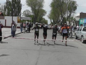 Transporte Chajila equipo jacobacino integrado por Yuliana Ñuilcafil, Francisco Neculqueo, Mylton Mercado y Wilde Ramallo ganadores de la XI Edición del Desafío